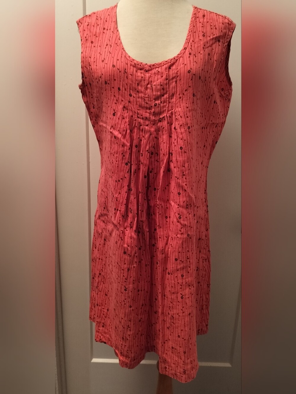 Women's Coral Sleeveless Cotton Dress with Subtle Print Size M